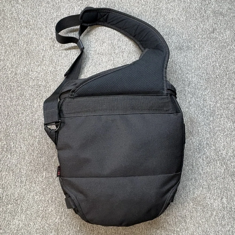 Tamrac Velocity 8X 5768 Sling Camera Bag Black Gray DSLR Case